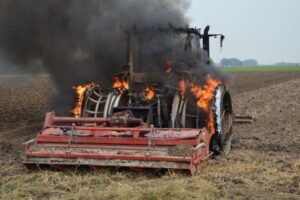 tracteur en feu tracteur en feu